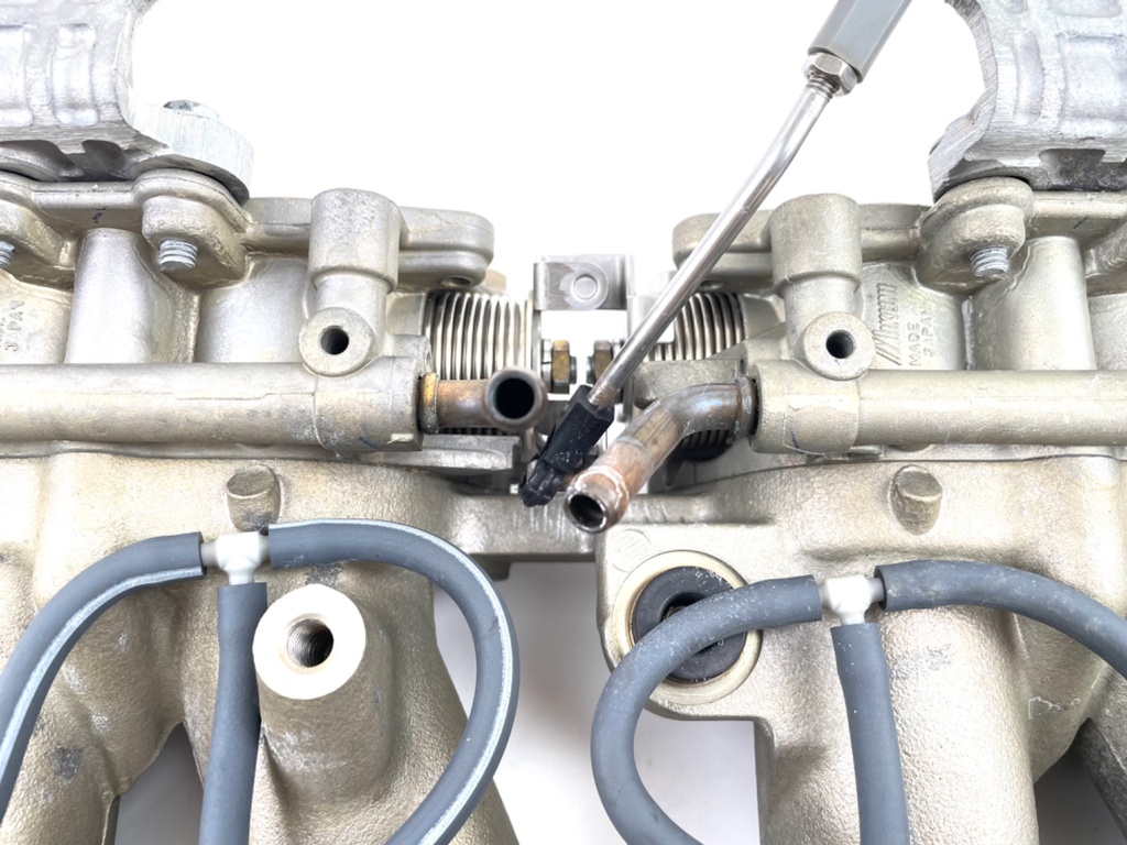 2001-2010 Yamaha 115HP 4 Stroke Outboard Intake Manifold & Throttle Body Setup