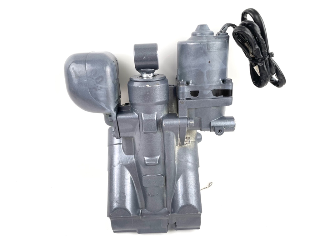 2006 Yamaha 115 HP 4 Stroke Power Trim Tilt Unit 68V-43800-03-4D OEM Outboard