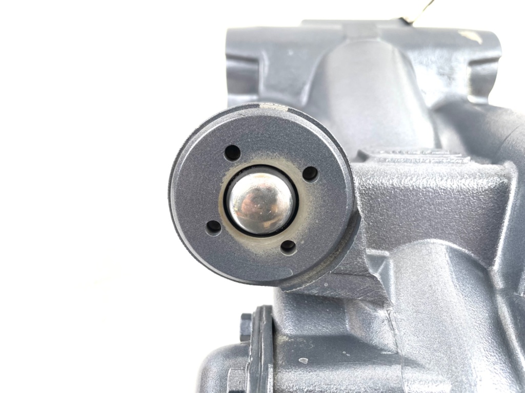 2006 Yamaha 115 HP 4 Stroke Power Trim Tilt Unit 68V-43800-03-4D OEM Outboard