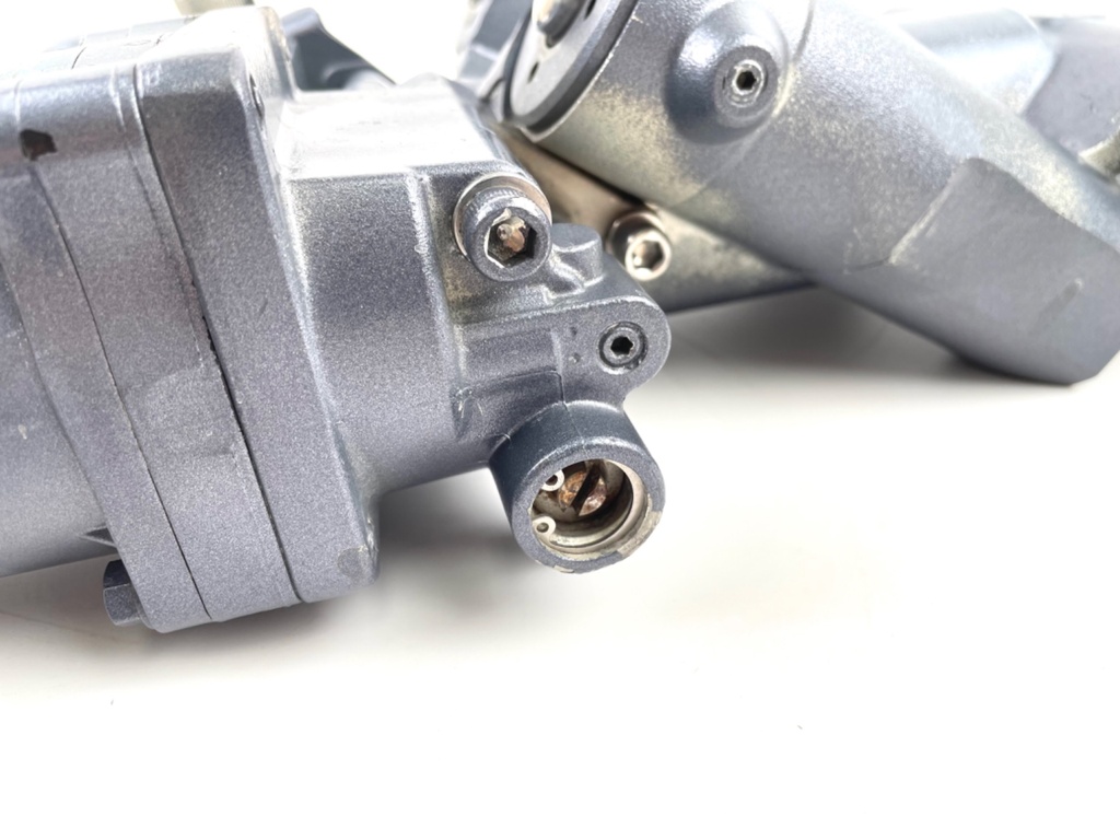 2006 Yamaha 115 HP 4 Stroke Power Trim Tilt Unit 68V-43800-03-4D OEM Outboard