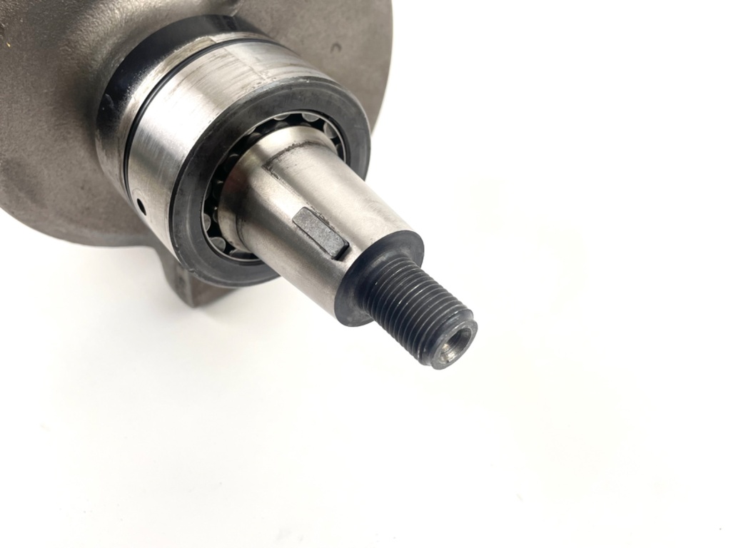 2015 Mercury 250 HP ProXS 2 Stroke Outboard 3.0L Crankshaft 842753A02 OEM