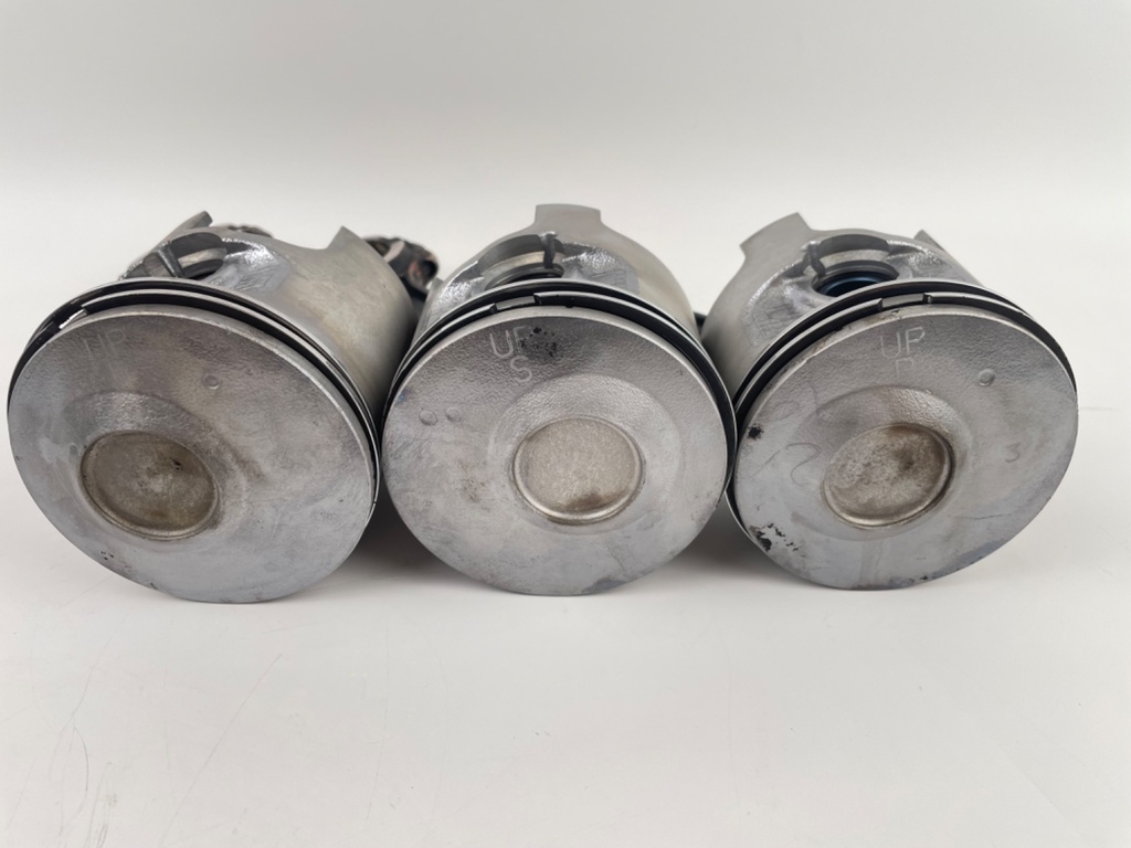 2015 Mercury 250 HP 2 Stroke Outboard Piston W/ Connecting Rod 843199T13 OEM