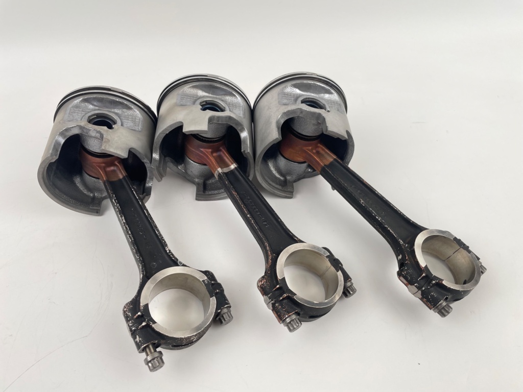 2015 Mercury 250 HP 2 Stroke Outboard Piston W/ Connecting Rod 843199T13 OEM