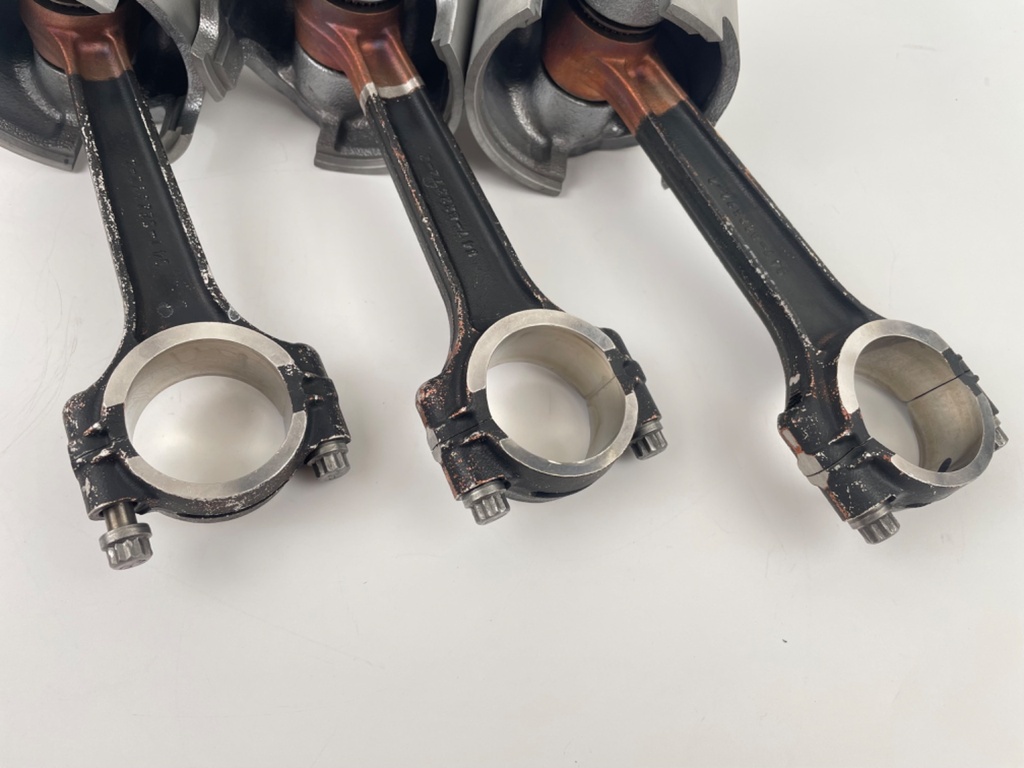 2015 Mercury 250 HP 2 Stroke Outboard Piston W/ Connecting Rod 843199T13 OEM