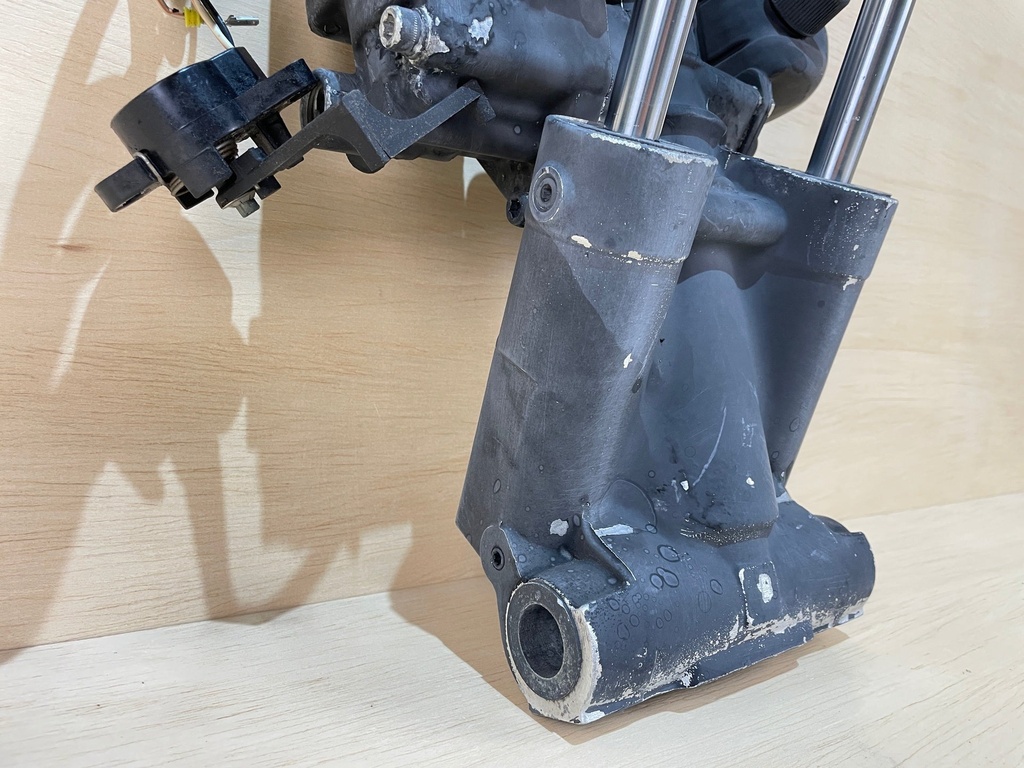 2004 Evinrude Etec 90HP Trim & Tilt Assembly Unit 5005114