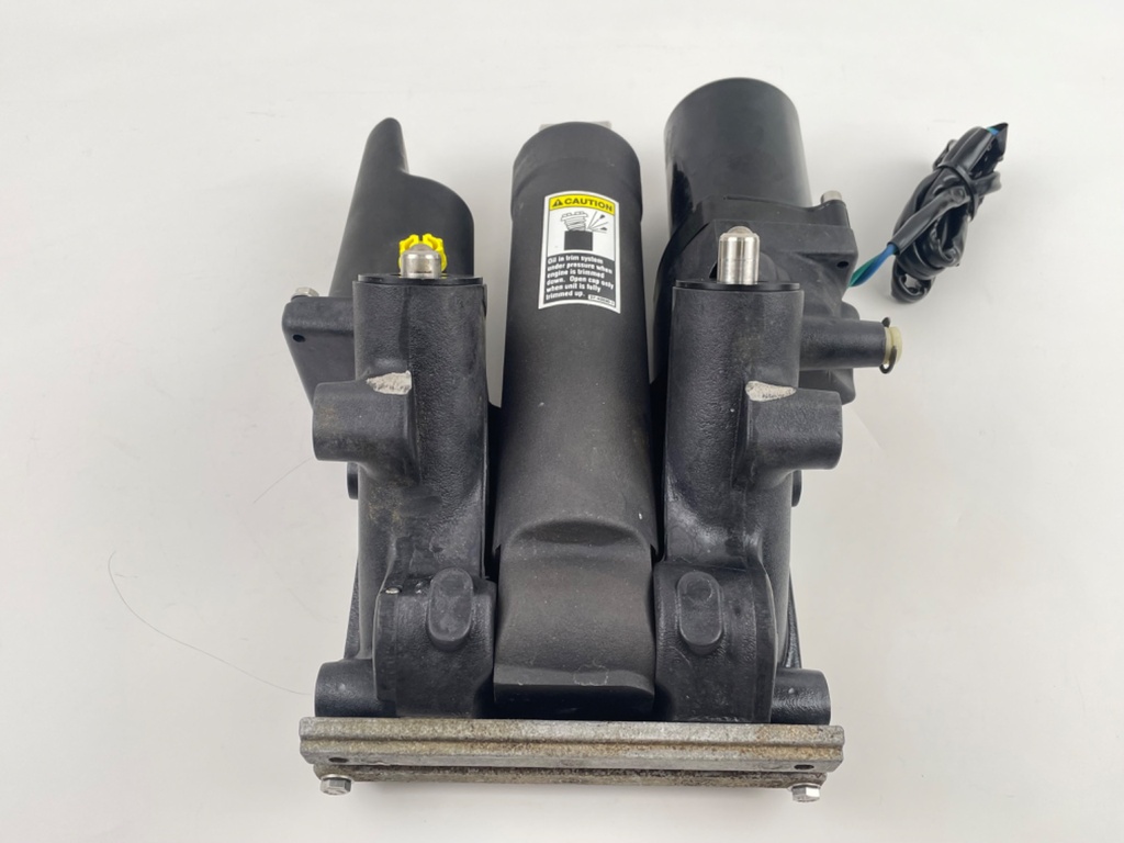 2015 Mercury 250 HP 2 Stroke Outboard Power Trim Tilt Unit 855998A10 OEM