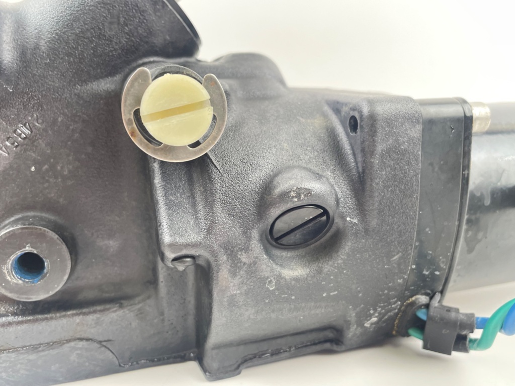 2015 Mercury 250 HP 2 Stroke Outboard Power Trim Tilt Unit 855998A10 OEM