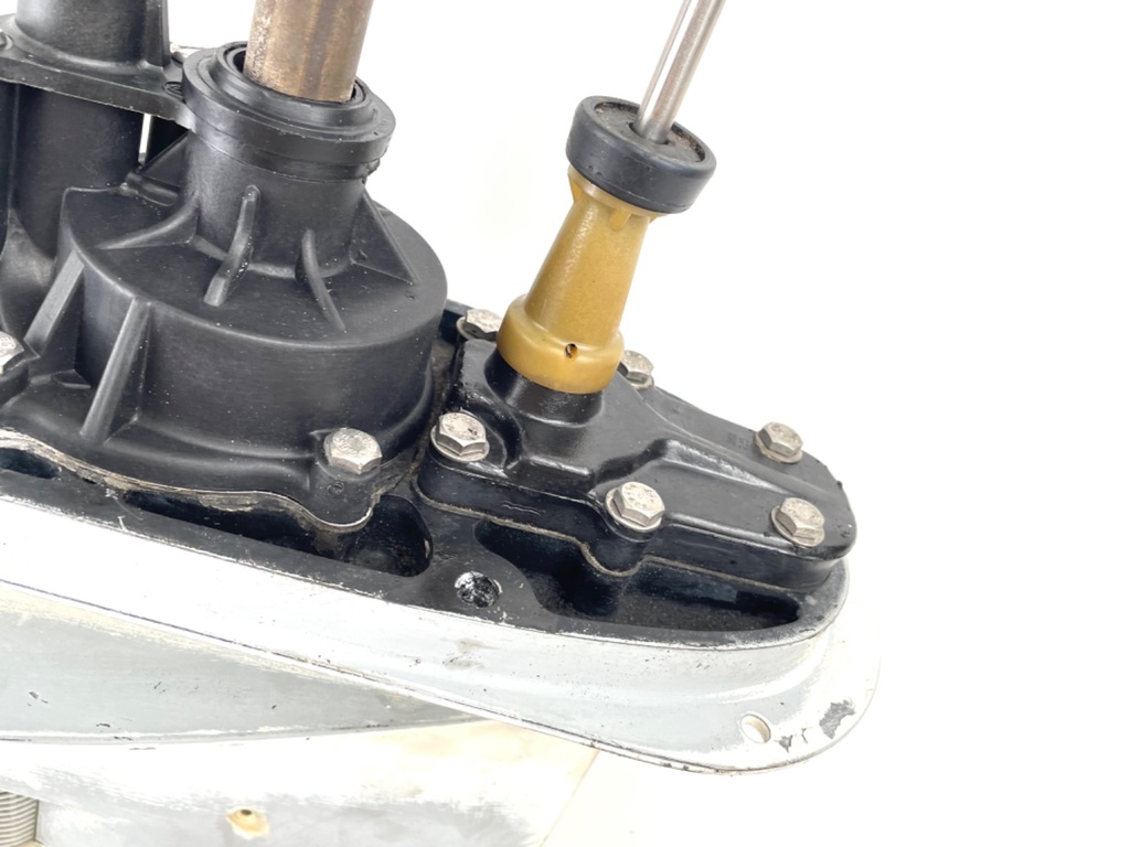 2000 Johnson 225 HP 2 Stroke Outboard 25" XL Lower Unit Gear Case 5009308