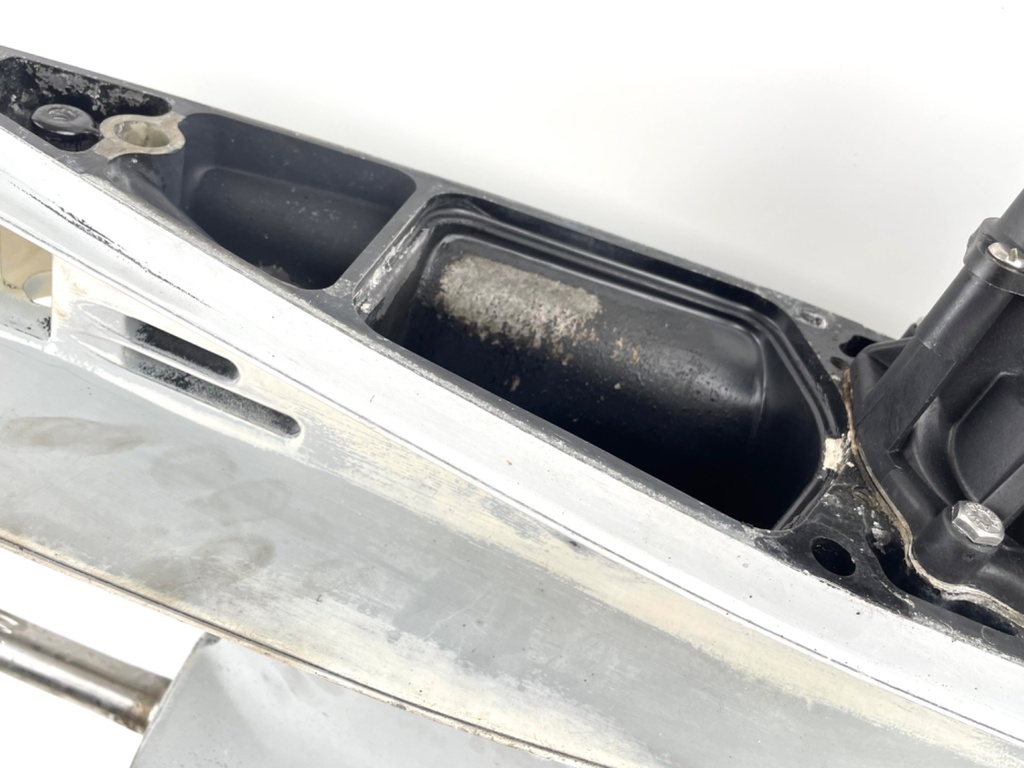 2000 Johnson 225 HP 2 Stroke Outboard 25" XL Lower Unit Gear Case 5009308