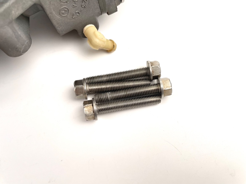 2001 Mercury 225 HP 2 Stroke Outboard Air Compressor Assembly 828123T15 OEM