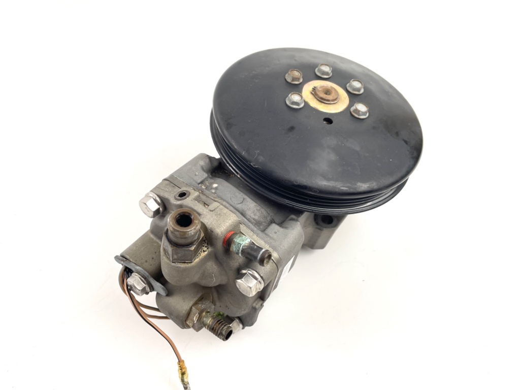 2001 Mercury 225 HP 2 Stroke Outboard Air Compressor Assembly 828123T15 OEM