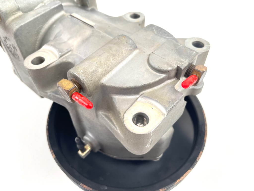 2001 Mercury 225 HP 2 Stroke Outboard Air Compressor Assembly 828123T15 OEM