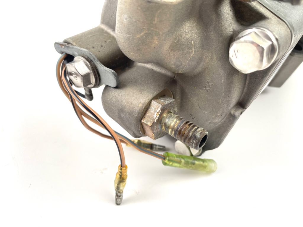 2001 Mercury 225 HP 2 Stroke Outboard Air Compressor Assembly 828123T15 OEM