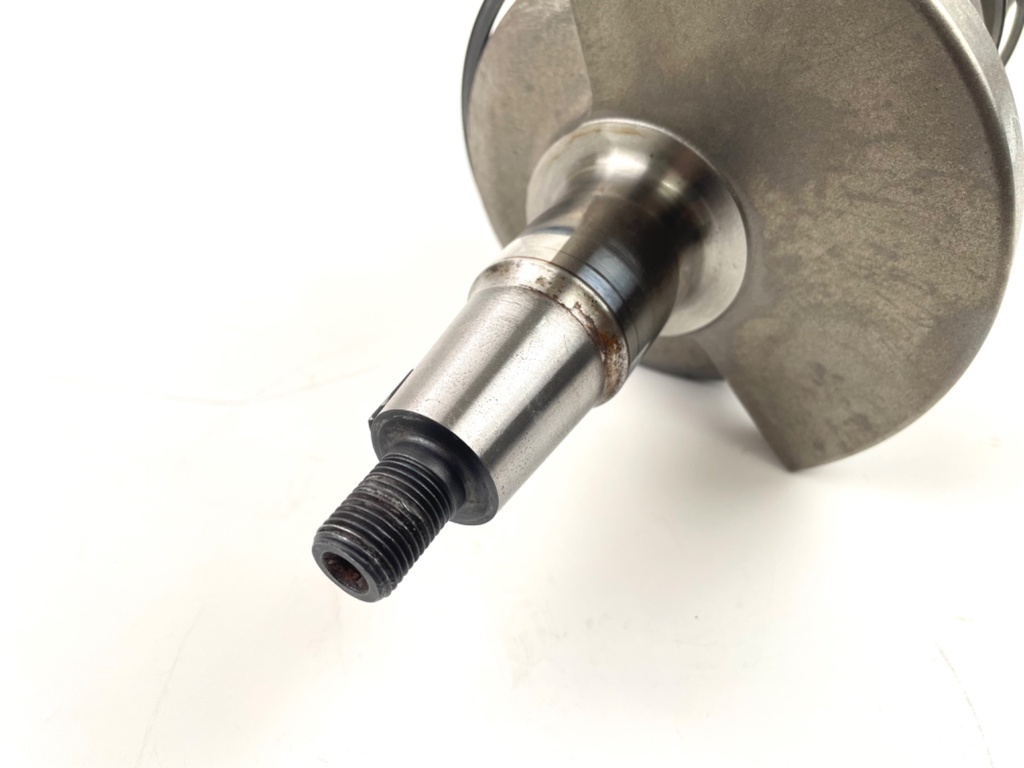 2001 Mercury 225 HP 2 Stroke Outboard Crankshaft 9784A11 OEM