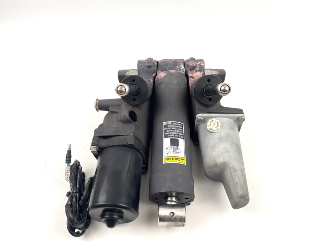 2001 Mercury 225 HP 2 Stroke Outboard Power Trim Tilt Unit 826729T2 OEM