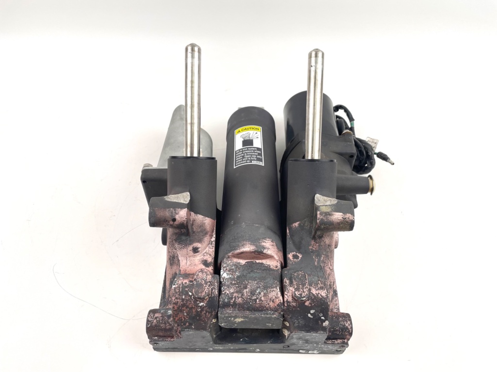 2001 Mercury 225 HP 2 Stroke Outboard Power Trim Tilt Unit 826729T2 OEM