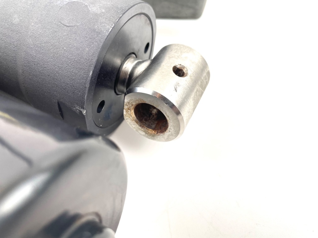 2001 Mercury 225 HP 2 Stroke Outboard Power Trim Tilt Unit 826729T2 OEM