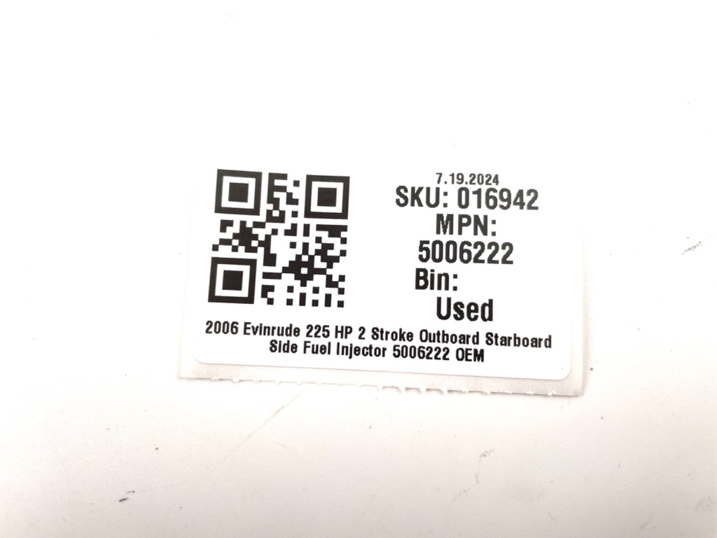 2006 Evinrude 225 HP 2 Stroke Outboard Starboard Side Fuel Injector 5006222 OEM