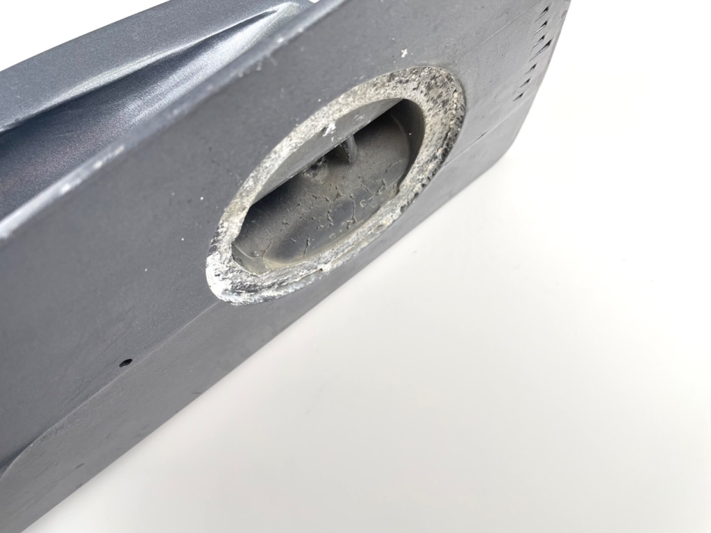 2004 + Yamaha 150HP 4 Stroke 25" Shaft Lower Unit Gear Case 63P-45300-17-8D RH