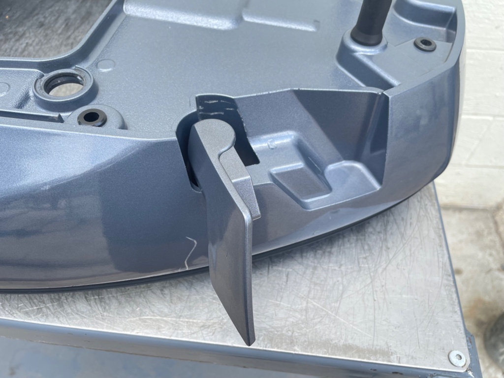 2016 Yamaha 150 HP 4 Stroke Outboard Bottom Cowling Pan 63P-42710-10-8D OEM