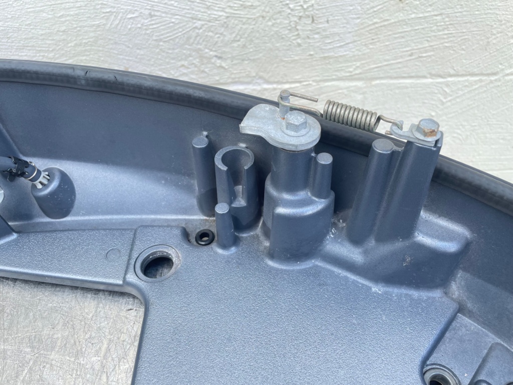 2016 Yamaha 150 HP 4 Stroke Outboard Bottom Cowling Pan 63P-42710-10-8D OEM