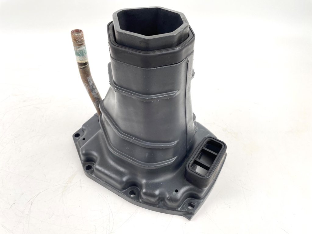 2016 Yamaha 150 HP 4 Stroke Outboard Exhaust Muffler 63P-14711-01-9S OEM