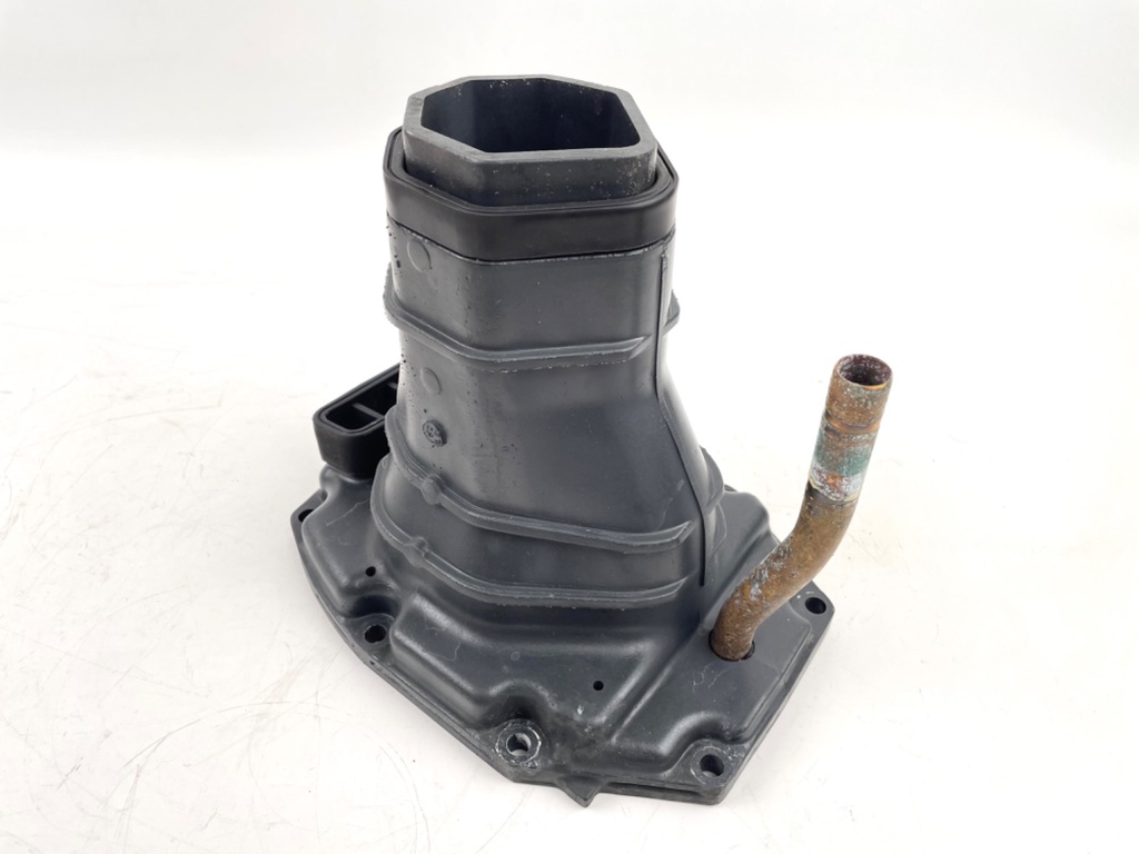 2016 Yamaha 150 HP 4 Stroke Outboard Exhaust Muffler 63P-14711-01-9S OEM