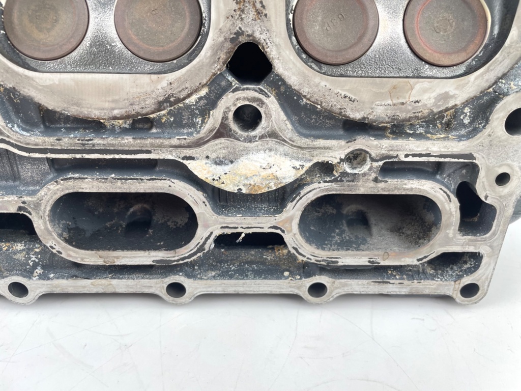 2016 Yamaha 150 HP 4 Stroke Outboard Cylinder Head 63P-W009A-04-9S OEM