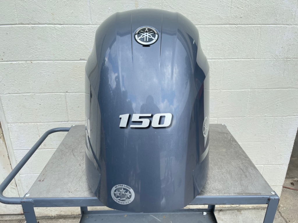 2016 Yamaha 150 HP 4 Stroke Outboard Top Cowling Cover Hood 63P-42610-70-00 OEM