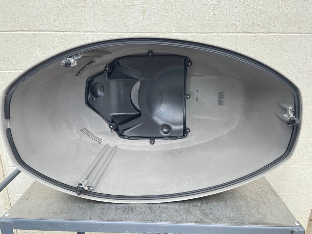 2016 Yamaha 150 HP 4 Stroke Outboard Top Cowling Cover Hood 63P-42610-70-00 OEM