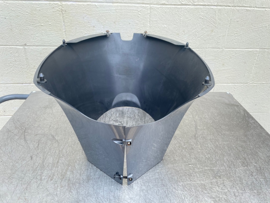 2016 Yamaha 150 HP 4 Stroke Outboard Lower Apron Cover 6DA-42741-10-8D OEM