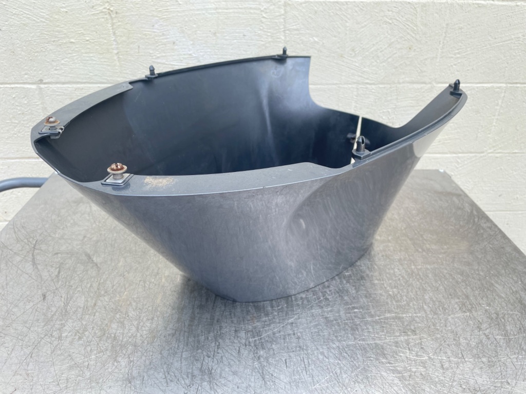 2016 Yamaha 150 HP 4 Stroke Outboard Lower Apron Cover 6DA-42741-10-8D OEM