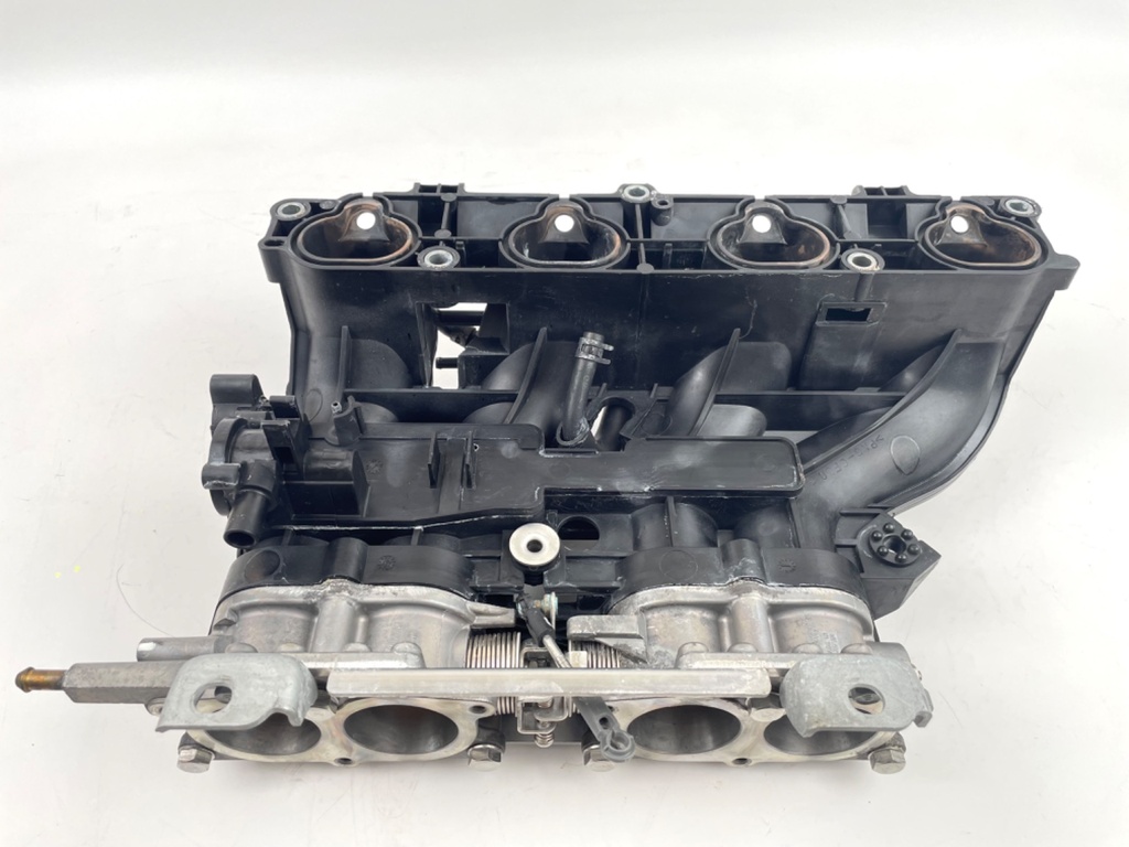 2016 Yamaha 150 HP 4 Stroke Intake Manifold & Throttle Body 63P-13751-20-00 OEM