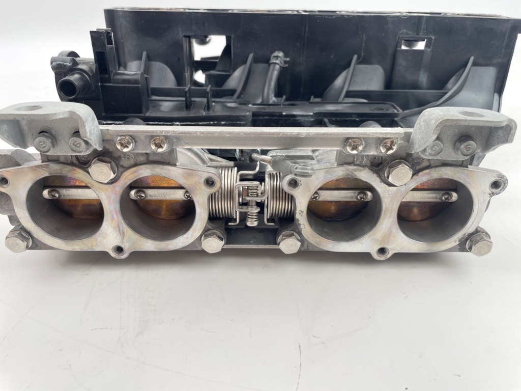 2016 Yamaha 150 HP 4 Stroke Intake Manifold & Throttle Body 63P-13751-20-00 OEM