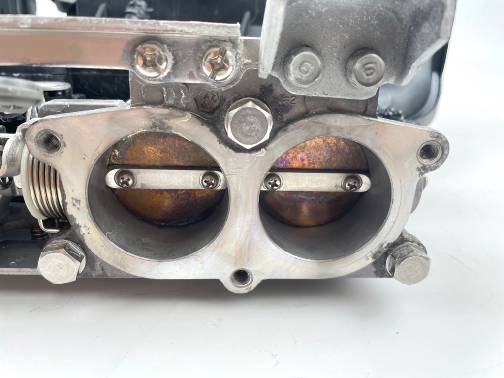 2016 Yamaha 150 HP 4 Stroke Intake Manifold & Throttle Body 63P-13751-20-00 OEM