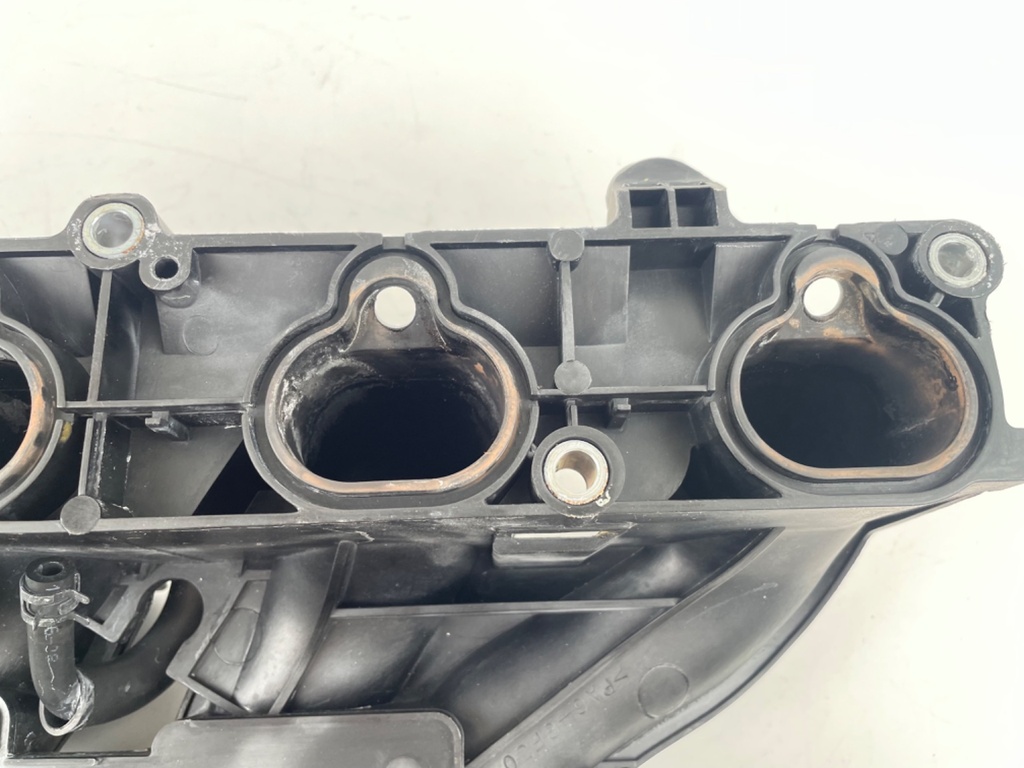 2016 Yamaha 150 HP 4 Stroke Intake Manifold & Throttle Body 63P-13751-20-00 OEM