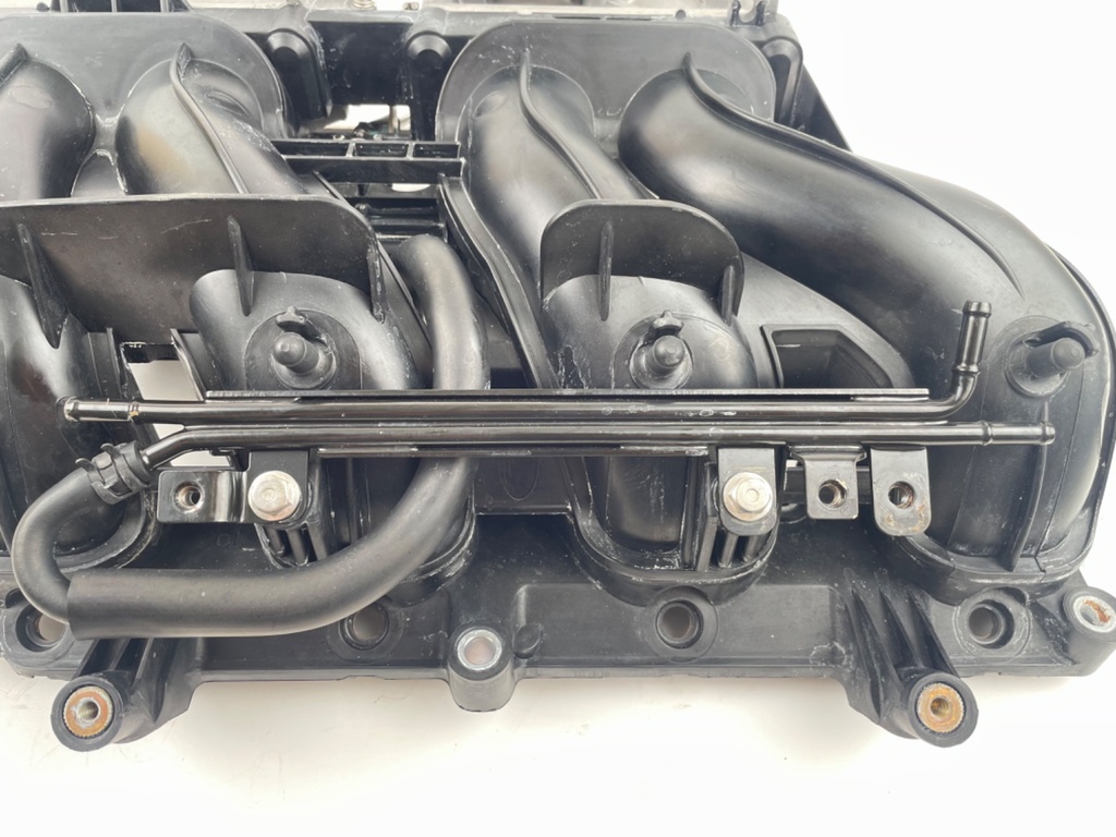 2016 Yamaha 150 HP 4 Stroke Intake Manifold & Throttle Body 63P-13751-20-00 OEM