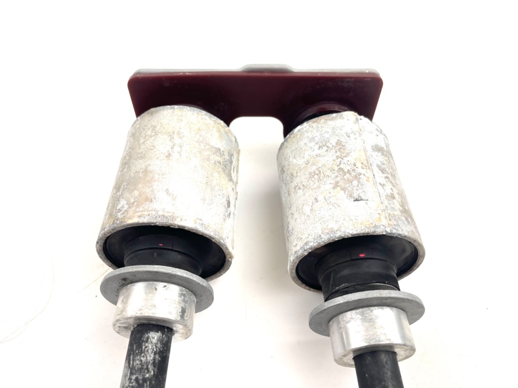 2016 Yamaha 150 HP 4 Stroke Outboard Upper Side Motor Mount Damper 6DA-44514-00-00 OEM