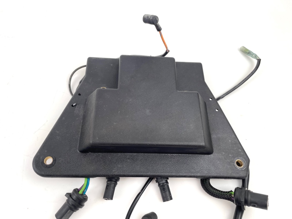 2000 Johnson 225 HP 2 Stroke Outboard Power Pack 0586212 OEM