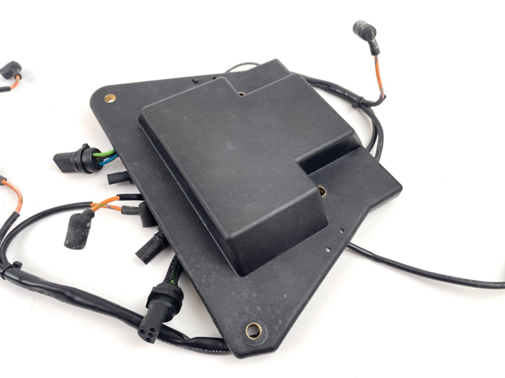 2000 Johnson 225 HP 2 Stroke Outboard Power Pack 0586212 OEM