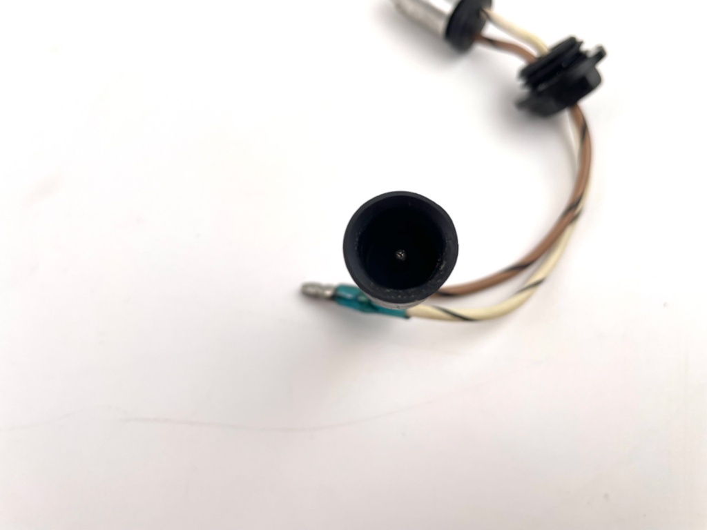 2000 Johnson 225 HP 2 Stroke Outboard Temperature Switch Port 0585039 OEM