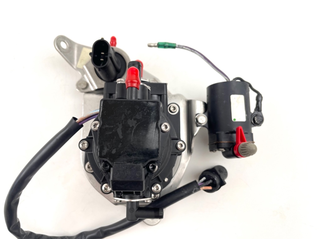 2000 Johnson 225 HP 2 Stroke Outboard VRO Fuel Pump 0438400 OEM