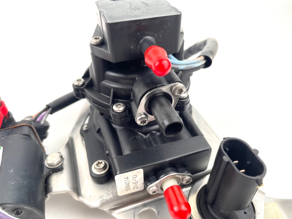 2000 Johnson 225 HP 2 Stroke Outboard VRO Fuel Pump 0438400 OEM