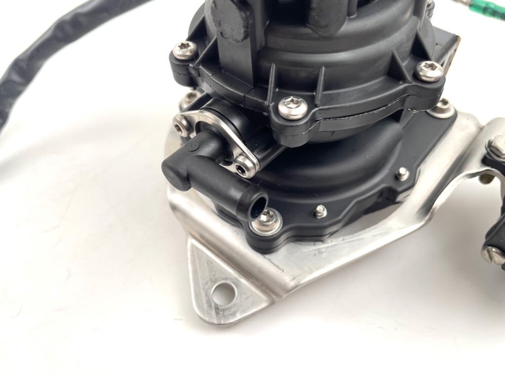 2000 Johnson 225 HP 2 Stroke Outboard VRO Fuel Pump 0438400 OEM