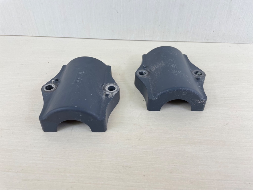 2013 Yamaha F 350HP 4 Stroke Outboard Lower Motor Mount Cover Housing 6AW-44552-00-CA