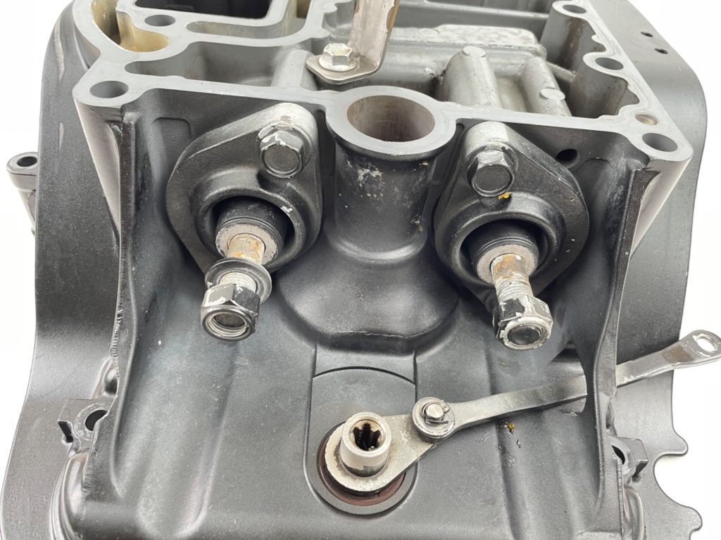 2008 Suzuki 90 HP 4 Stroke Outboard Engine Holder 51110-90843-0EP OEM