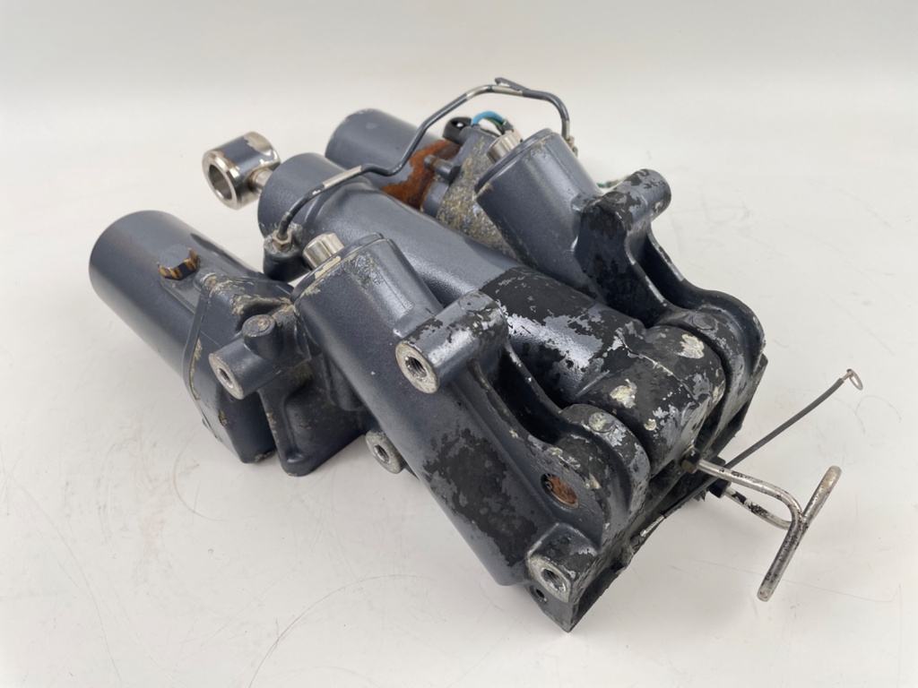 2003 Yamaha 225 HP 4 Stroke Outboard Power Trim Tilt Unit 69J-43800-00-4D OEM