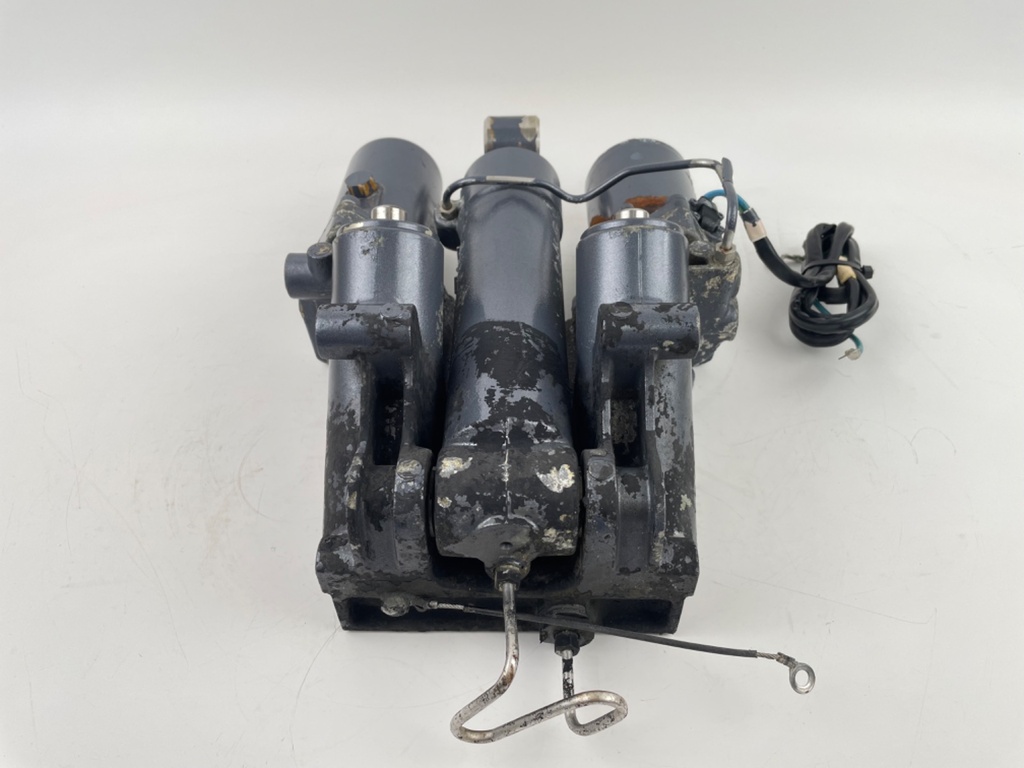 2003 Yamaha 225 HP 4 Stroke Outboard Power Trim Tilt Unit 69J-43800-00-4D OEM
