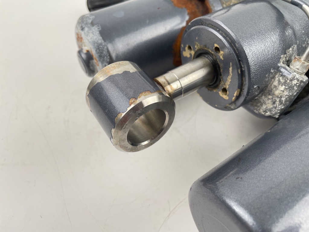 2003 Yamaha 225 HP 4 Stroke Outboard Power Trim Tilt Unit 69J-43800-00-4D OEM