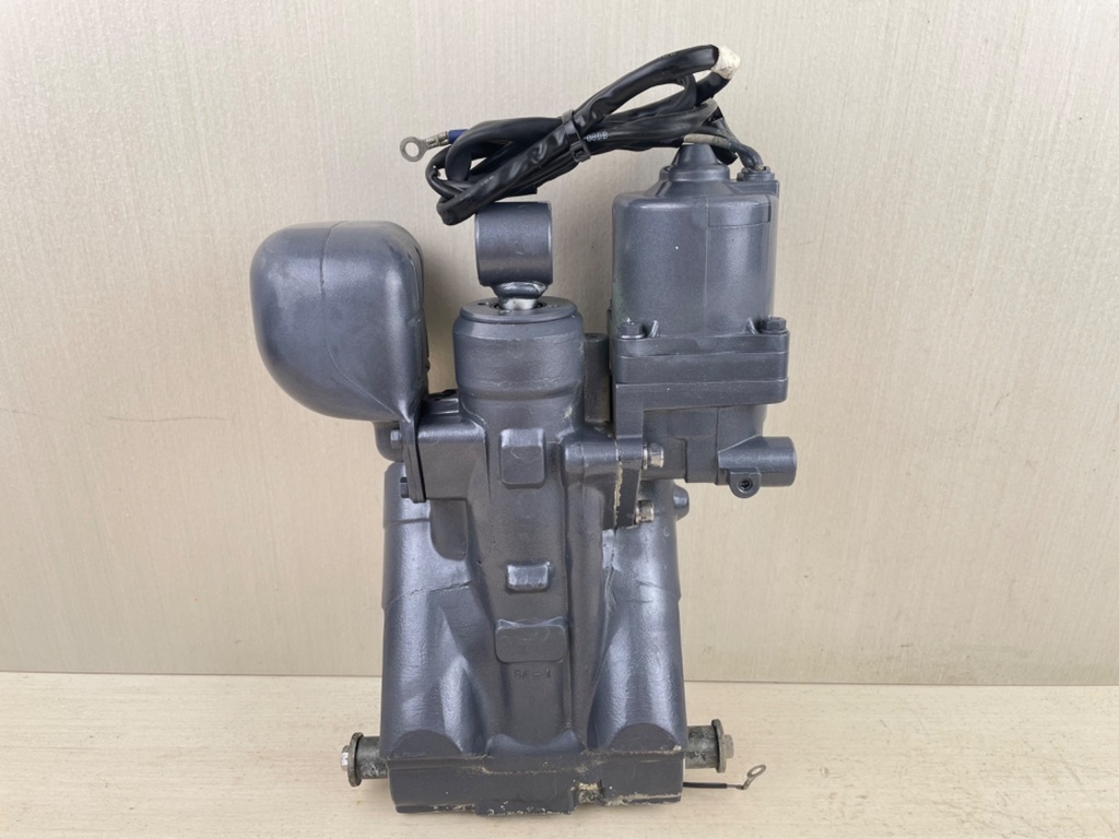 Yamaha 115HP Outboard Engine Power Trim & Tilt Unit Assembly 68V-43800-13-00